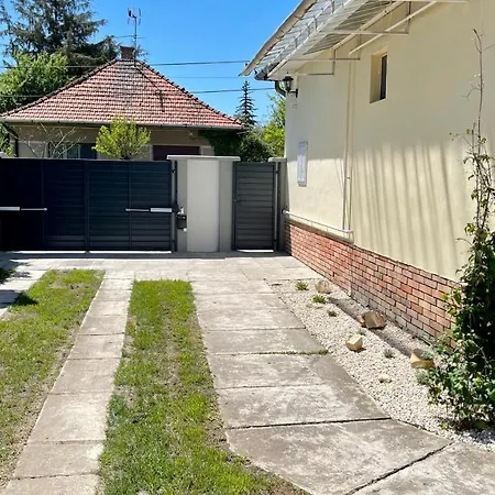Szin-Haz Apartman (Adults Only) Gyula Exterior foto