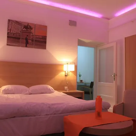 Szin-Haz Apartman (Adults Only) Gyula Zimmer foto