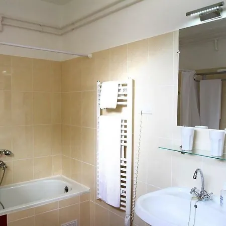 Szin-Haz Apartman (Adults Only) Gyula Exterior foto