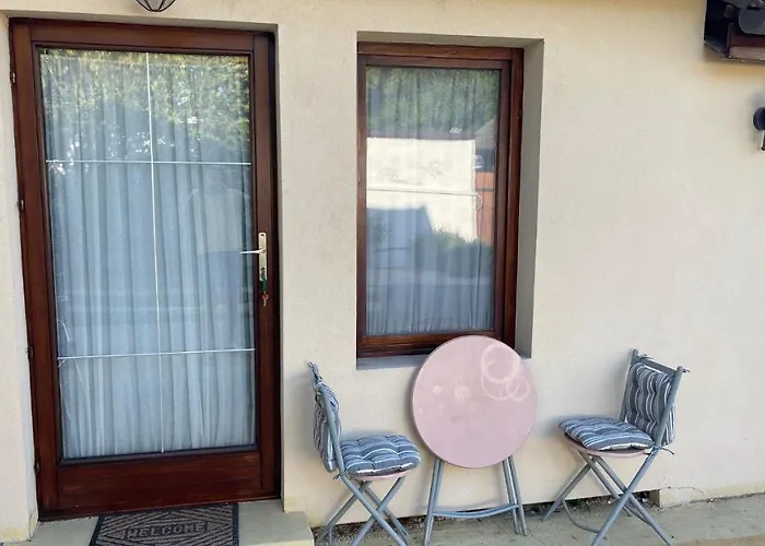 Szin-Haz Apartman (Adults Only)