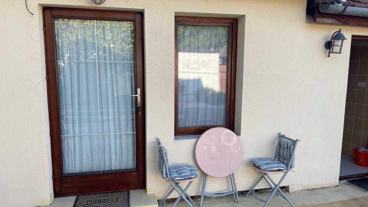 Szin-Haz Apartman (Adults Only) Apartment