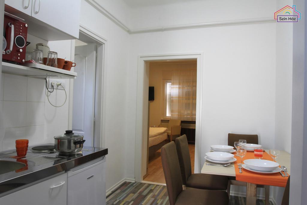 Szin-haz (adults Only) Gyula