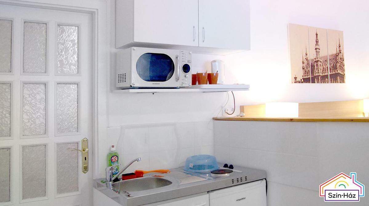 Szin-Haz Apartman (Adults Only) Apartment *